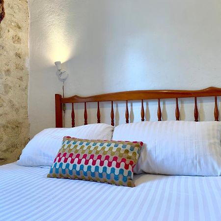 Le Prosper Bed & Breakfast Марсиак Екстериор снимка